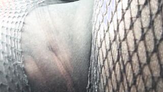 Uber driver having a quick orgasm between rides