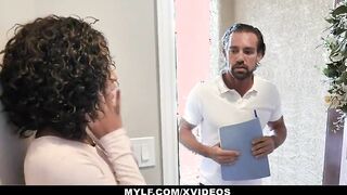 Black Milf September Reign Uses Repairman To Fix Her